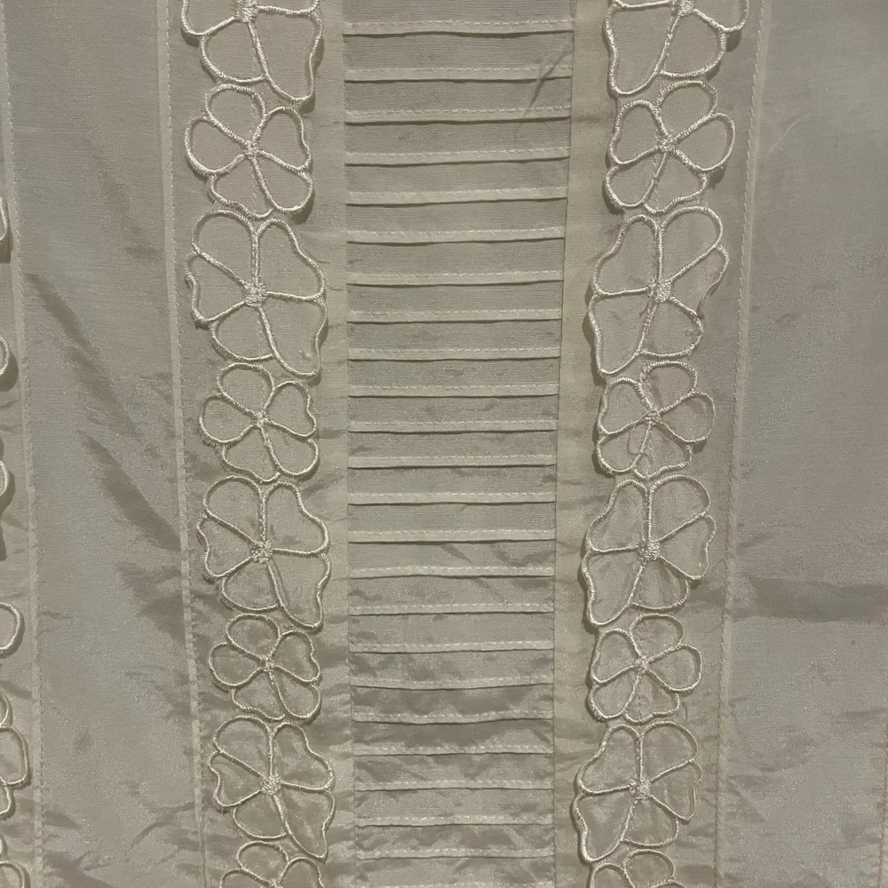 Halogen Cream Sleeveless Top - Picture 2 of 7